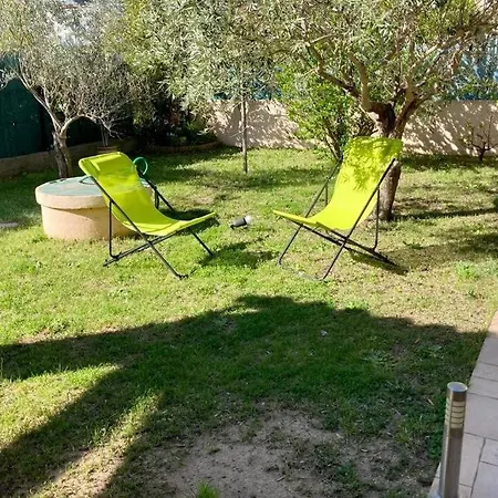 Charmant T4 Avec Jardin Port Frejus Apartment